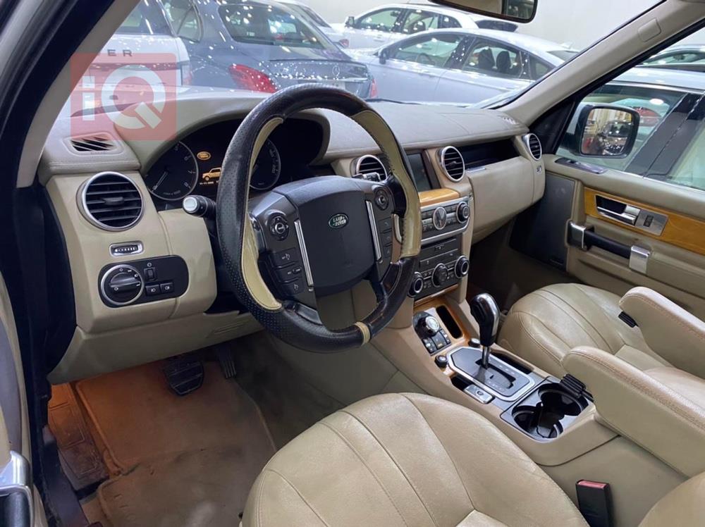 لاند روفر LR4